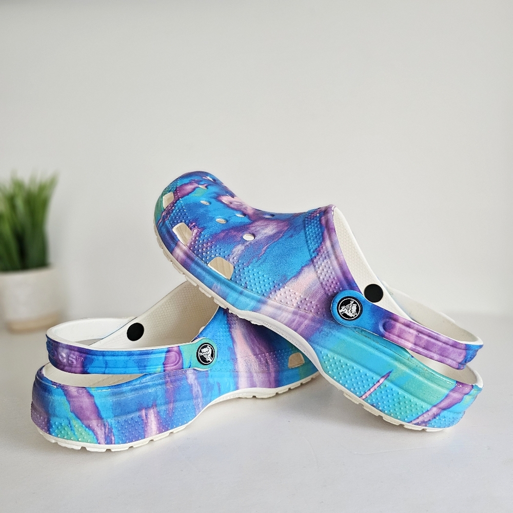 Crocs Classic Out Of This World Tie-Dye Multicolored Clogs Size 10 Men 12 Women